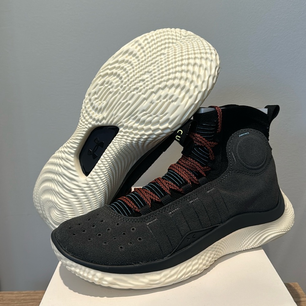Deadstock Under Armour Curry 4 Flotro Men’s Size 8, Women’s 9.5